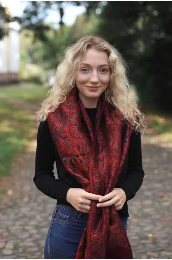 Schals aus Viskose und Seide mit Lurex Schals aus Viskose und Seide mit Lurex